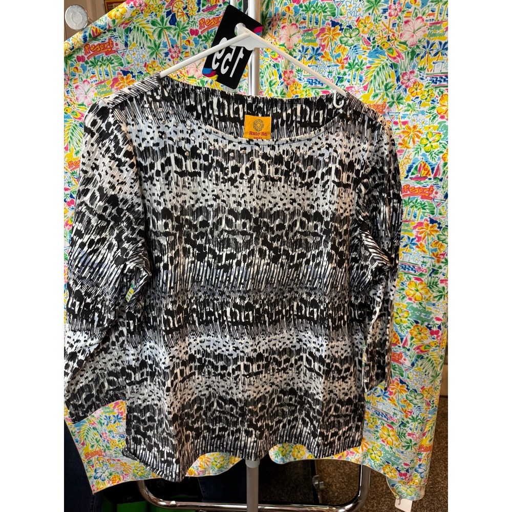 159 Ruby Rd PM Black White Abstract Animal Print Rhinestone 3/4 Sleeve Top